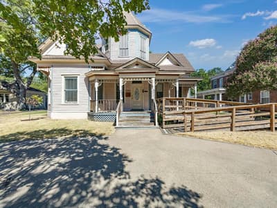 504 W Knox Street, Ennis TX 75119