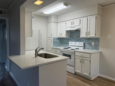 3624 Parkridge Drive # 214, Dallas TX 75234
