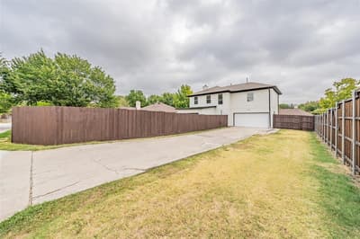 802 Azalia Drive, Lewisville TX 75067 - Photo 5