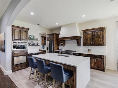 8841 Sutton Drive, Frisco TX 75035 - Photo 4