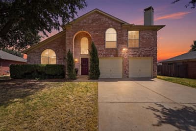 5004 Ridgefield Court, Arlington TX 76017 - Photo 2