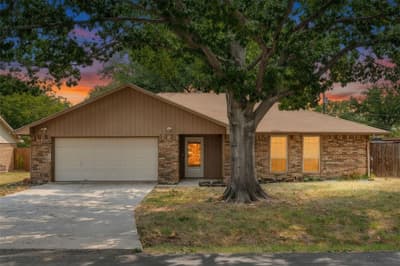 1909 Oak Hill Drive, Corinth TX 76210