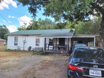 1818 E BOOTH, Paris TX 75460