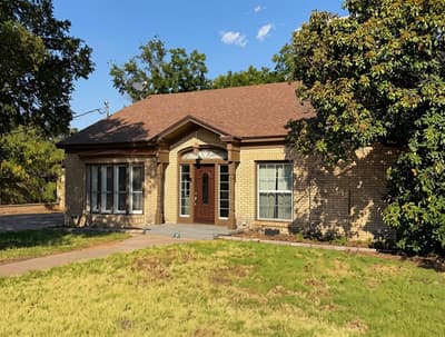 941 S Texas Street, De Leon TX 76444 - Photo 2