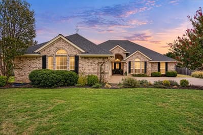 313 Casas Del Norte Street, Granbury TX 76049