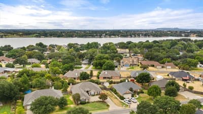 313 Casas Del Norte Street, Granbury TX 76049 - Photo 5