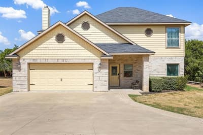 1004 W Apache Trail, Granbury TX 76048 - Photo 2