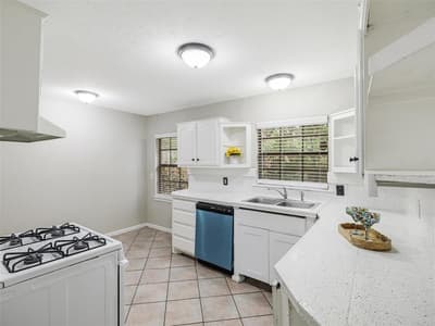 10747 SandAlwood Drive, Dallas TX 75228 - Photo 4
