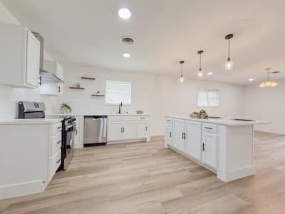 228 Hallbrook Drive, Fort Worth TX 76134 - Photo 4