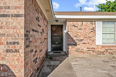 3610 Hummingbird Drive, Grand Prairie TX 75052 - Photo 2