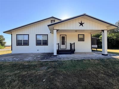 1410 Marie Street, Comanche TX 76442