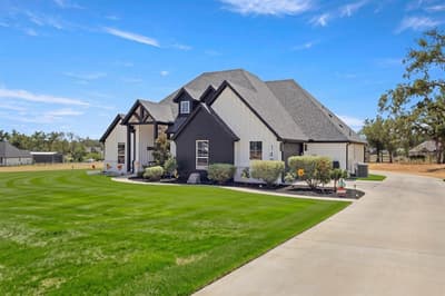 149 Clayton Crossing, Springtown TX 76082 - Photo 2