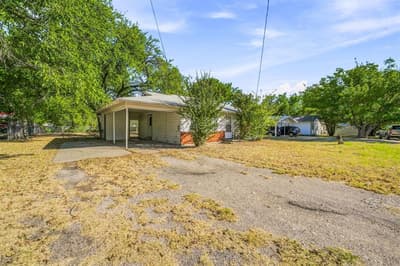 945 W Park Street, Stephenville TX 76401 - Photo 2