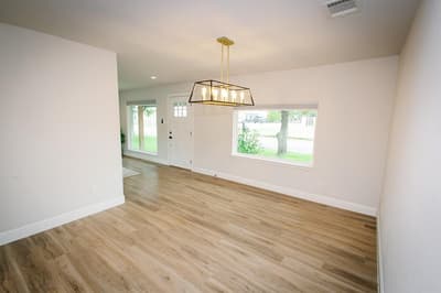 104 S Hawthorne Street, Granbury TX 76048 - Photo 2
