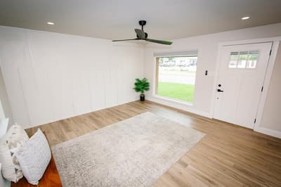 104 S Hawthorne Street, Granbury TX 76048 - Photo 4