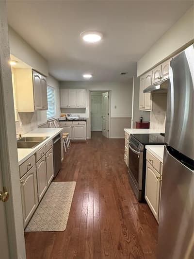 7135 Cosgrove Drive, Dallas TX 75231 - Photo 2