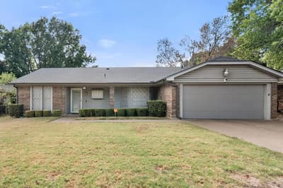 729 NW Charlyne Drive, Burleson TX 76028