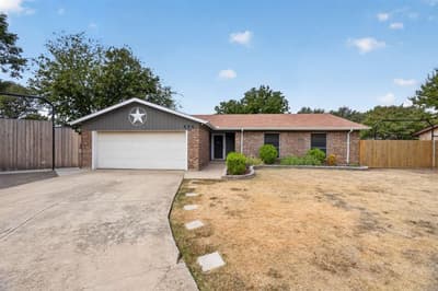 554 Taos Court, Saginaw TX 76179