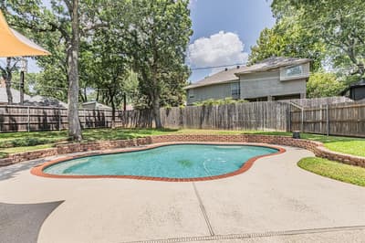 3901 Echo Hill Court, Arlington TX 76001 - Photo 4