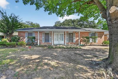 3016 Friendswood Drive, Arlington TX 76013 - Photo 2