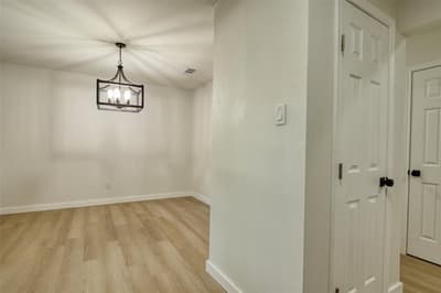 729 Oakwood Avenue, Hurst TX 76053 - Photo 3