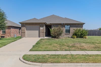 1402 Warringwood Drive, Greenville TX 75402 - Photo 2