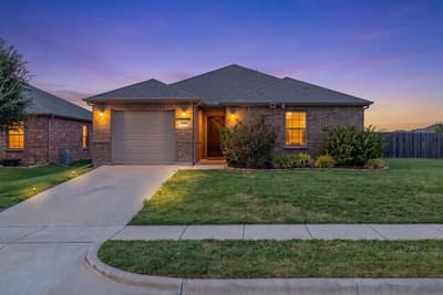 1402 Warringwood Drive, Greenville TX 75402