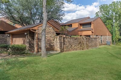 14 Village Green Court, Denison TX 75020