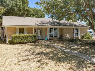 100 NW Jill Ann Drive, Burleson TX 76028 - Photo 2