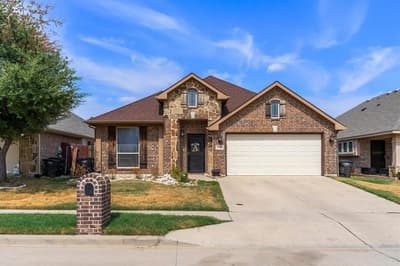 4336 Sweet Clover Lane, Fort Worth TX 76036 - Photo 2