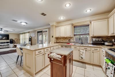 7602 Stanhope Lane, Arlington TX 76001 - Photo 4