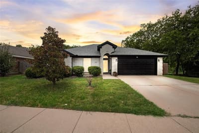 5505 Gessner Court, Arlington TX 76018 - Photo 2