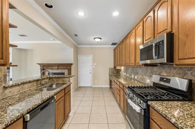 4313 Kestrel Way, Carrollton TX 75010