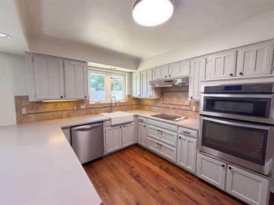 1208 Hillcrest Drive, Euless TX 76039 - Photo 2