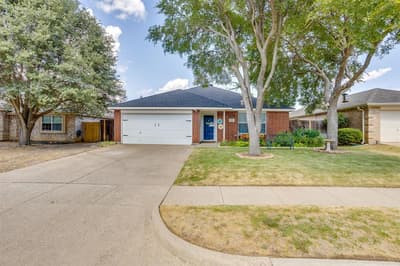 161 Adams Drive, Crowley TX 76036 - Photo 3