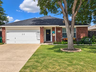 161 Adams Drive, Crowley TX 76036