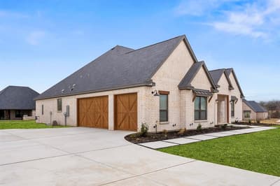 132 Willow Oak Drive, Krugerville TX 76227 - Photo 2