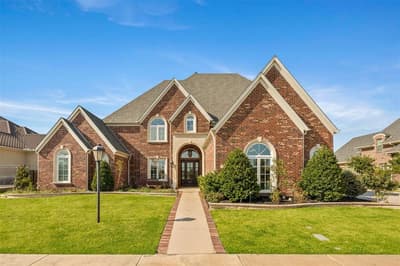1217 Viridian Park Lane, Arlington TX 76005 - Photo 2