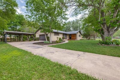1533 E Springcrest Circle, Lancaster TX 75134