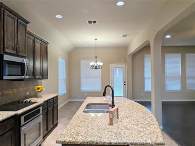 408 Valley Ridge Drive, Red Oak TX 75154 - Photo 5