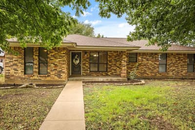 1812 N Cypress Avenue, Stephenville TX 76401