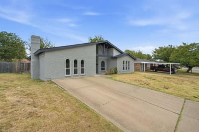 912 Kelley Drive, Everman TX 76140 - Photo 2