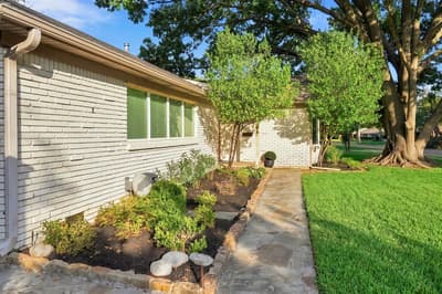 6211 Town Hill Lane, Dallas TX 75214 - Photo 3