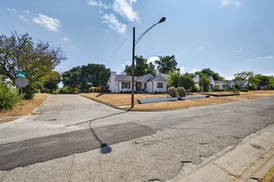 2122 Berwick Avenue, Dallas TX 75203 - Photo 5