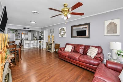 1714 Meadowbrook Lane, Irving TX 75061 - Photo 4