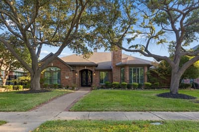 4404 Briar Hollow Drive, Plano TX 75093 - Photo 2
