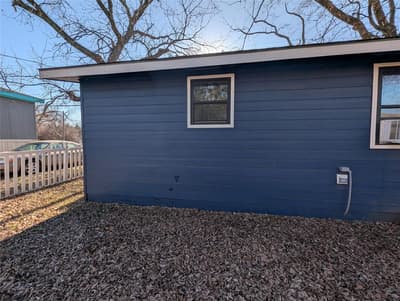 203 S Kouns Street, Cleburne TX 76031 - Photo 4