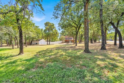 124 Alvarado Oak Drive, Alvarado TX 76009 - Photo 2