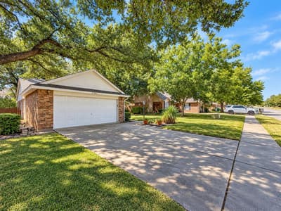 2705 Thunderbird Drive, Denton TX 76207 - Photo 2
