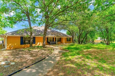 6212 Westover Drive, Granbury TX 76049 - Photo 2